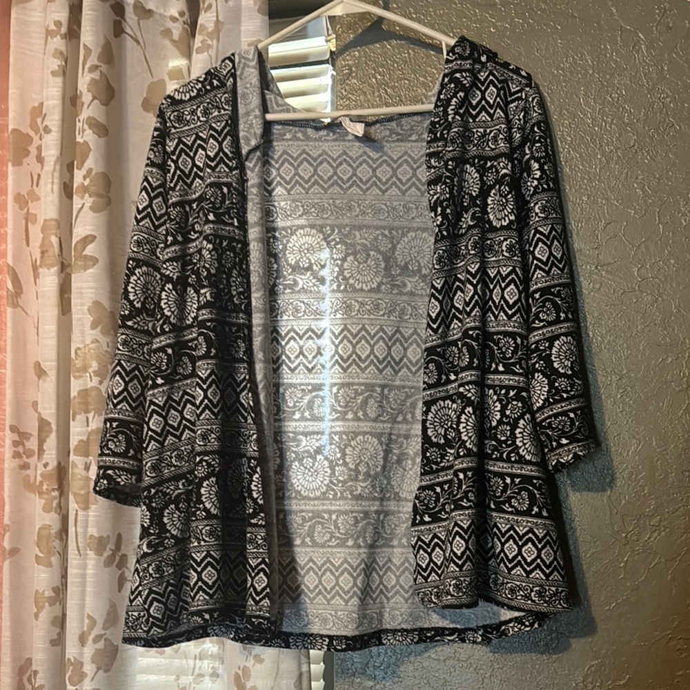Black and White Patterned Women's Sweater